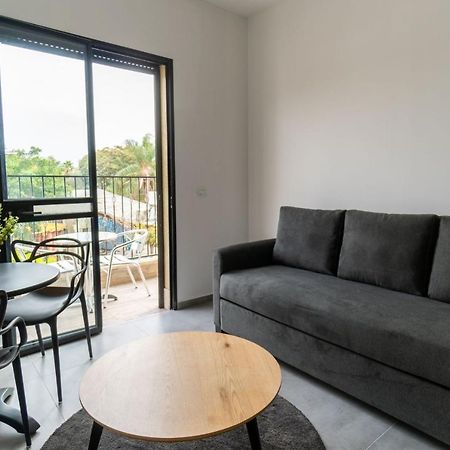 Nahal Oz 33 Aparthotel Bat Yam Buitenkant foto